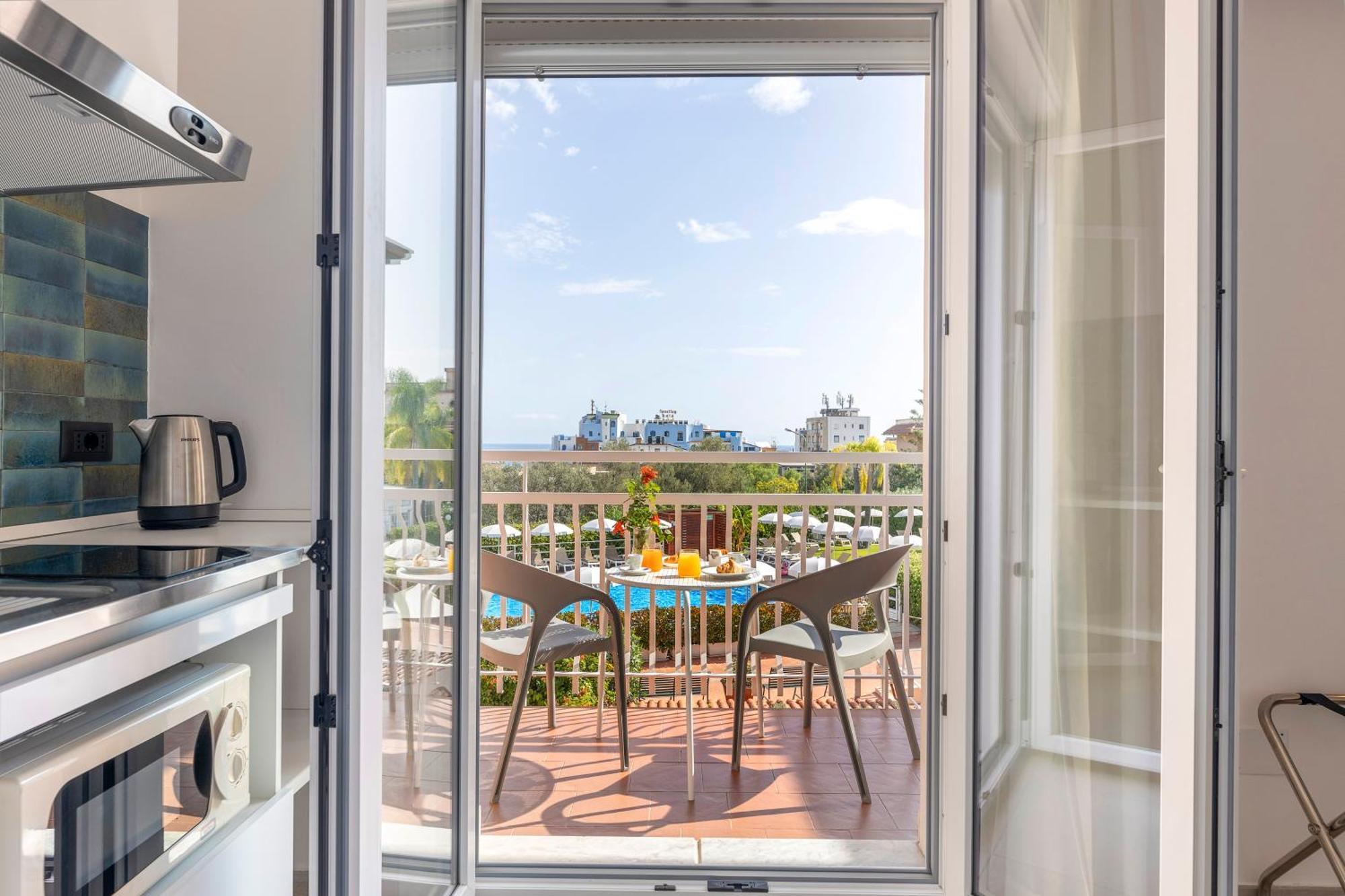 Residence Villa Giardini 3*